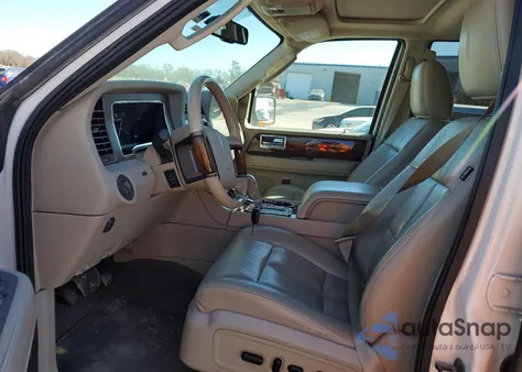 2014 Lincoln Townhouse Navigator z USA, uszkodzony, nr VIN 5LMJJ2H58EEL01504